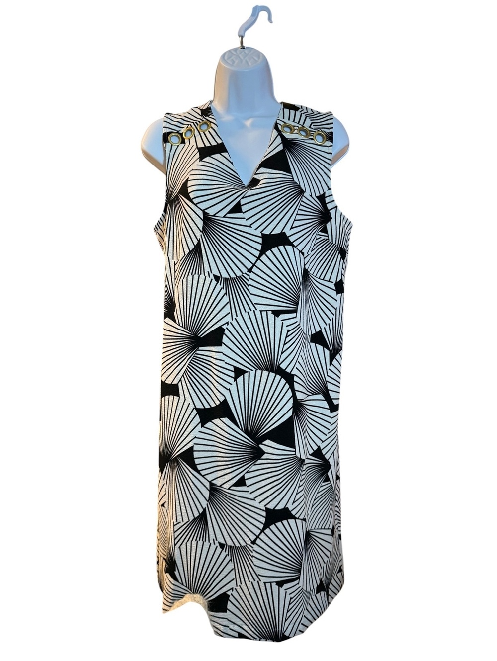Signature Collection Black and White Sleeveless Midi Dress